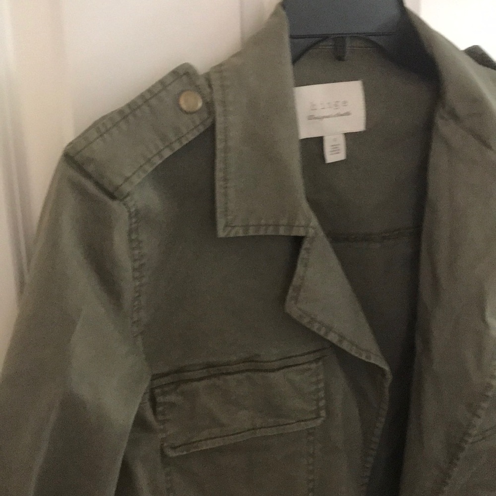 Jacket - Picture 2 of 4